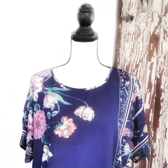 Liz Claiborne Secret Garden Floral Tunic Top Navy Size M - Picture 2 of 11